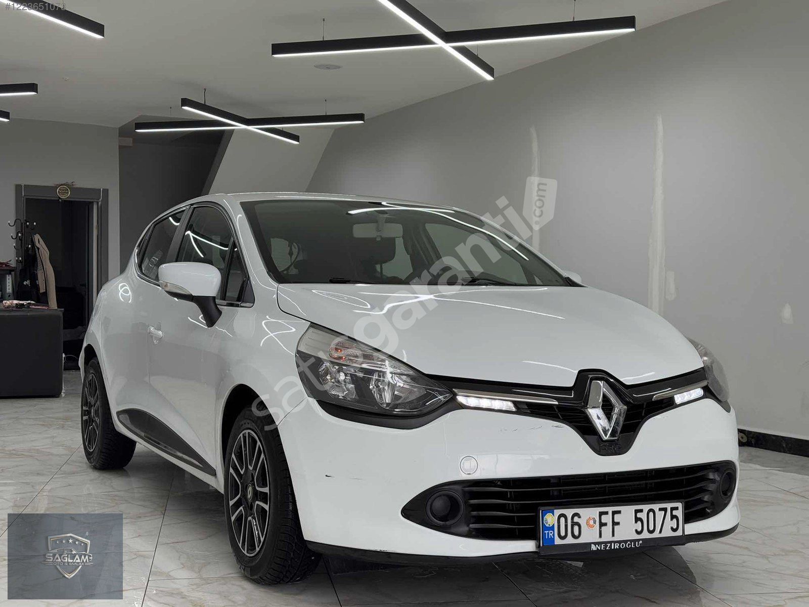 HATASIZ TEK PARÇA LOKAL BOYALI ÇELİK JANTLI HIZ SABİTLEMELİ CLİO