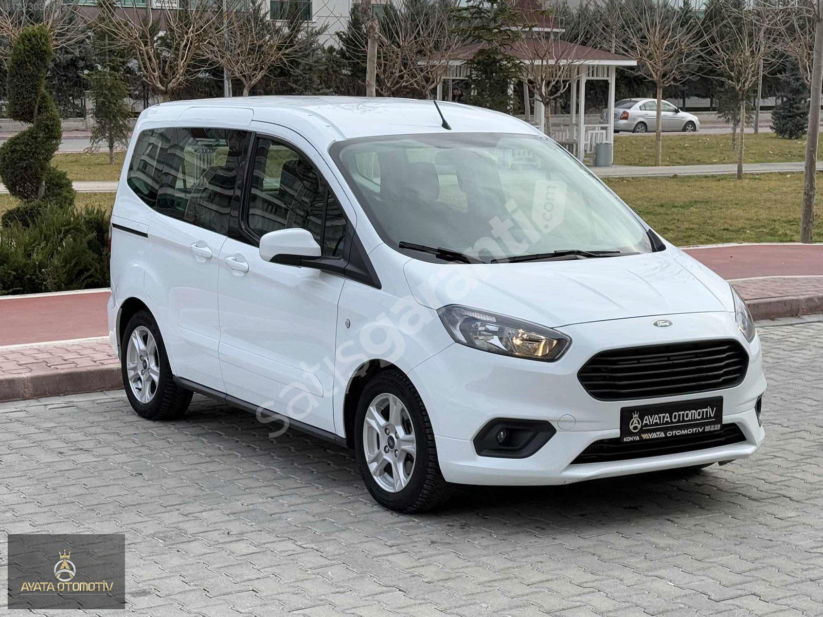 AYATA OTO'DAN HATASIZ 2023 COURİER 1.5TDCİ DELUX 100HP 25.000 KM