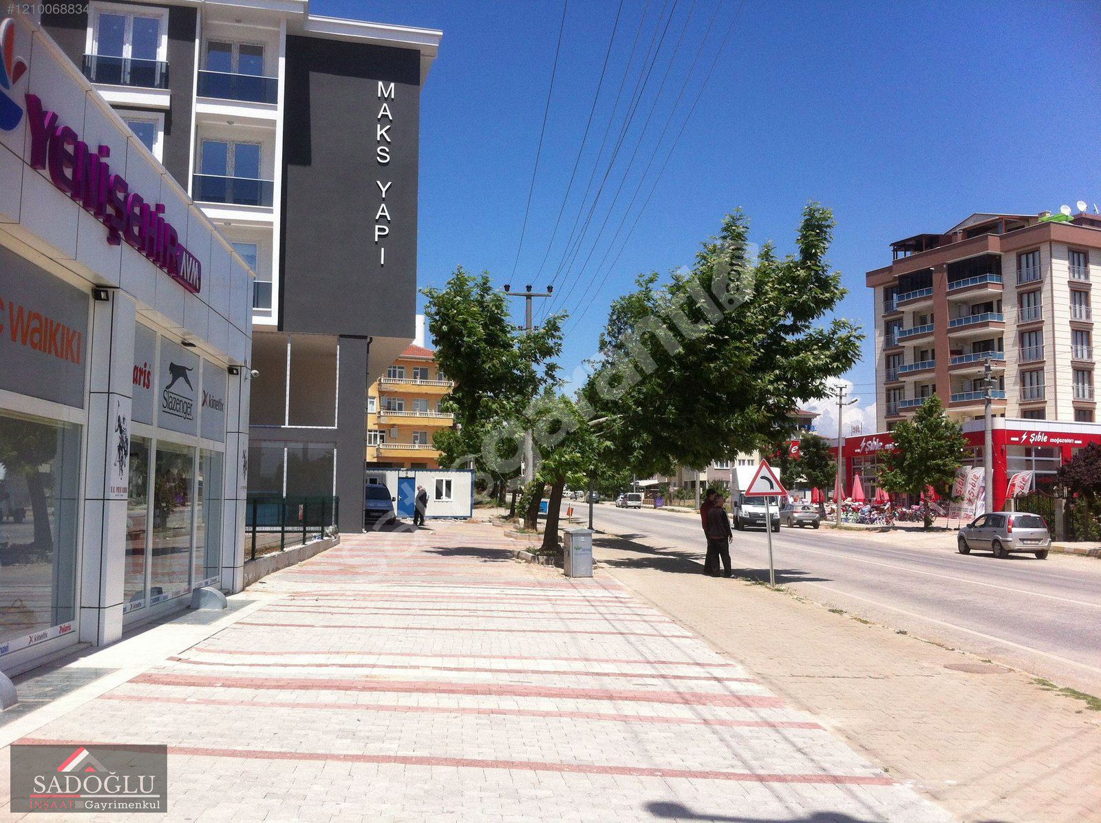 İZNİK CADDESİNE CEPHELİ 689 M2 DÜKKAN