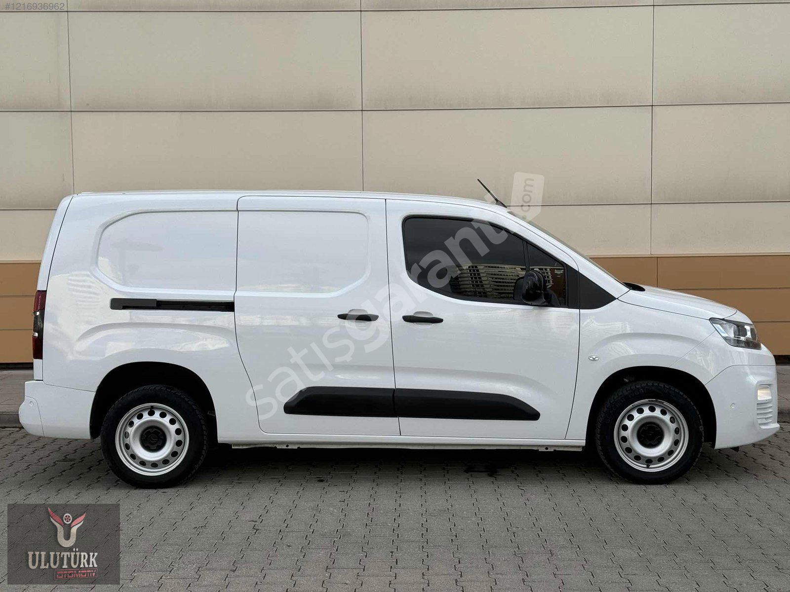 ULUTÜRK MOTORLU ARAÇLAR'DAN 2023 CİTROEN BERLİNGO %20 FATURALI