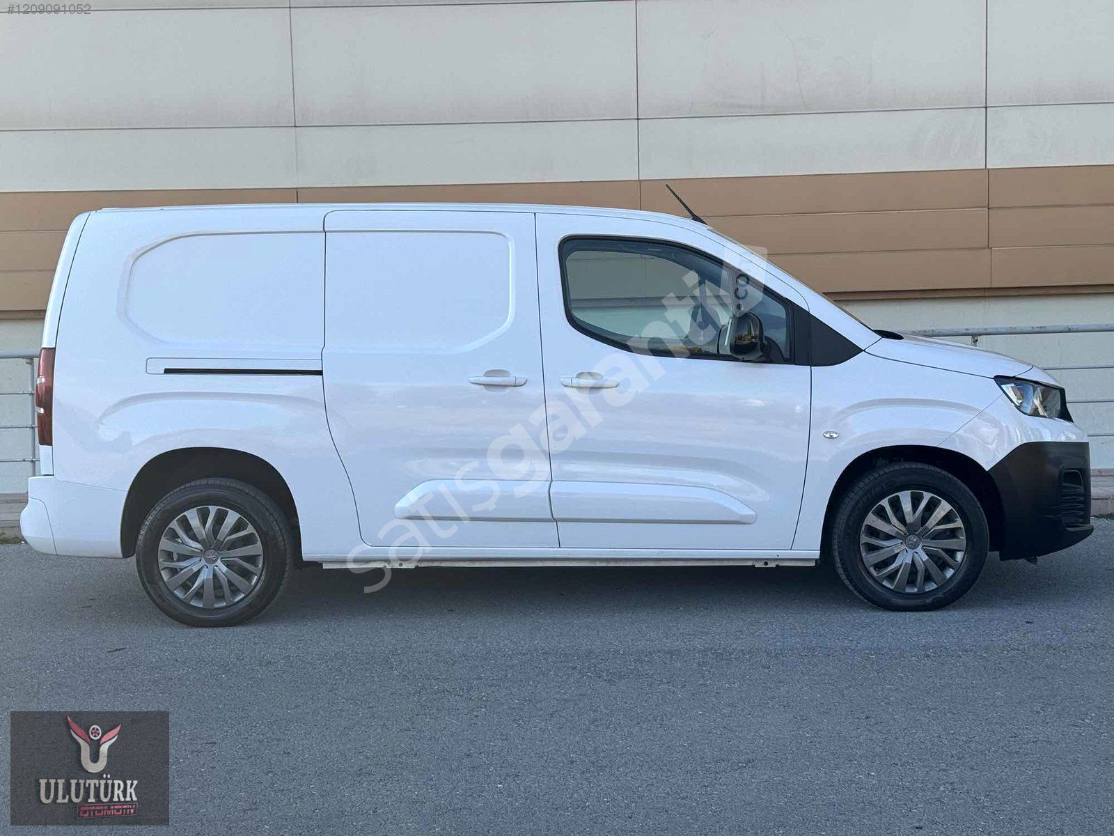 ULUTÜRK MOTORLU ARAÇLAR'DAN 2022 PEUGEOT PARTNER 5 KAPI %20 KDV