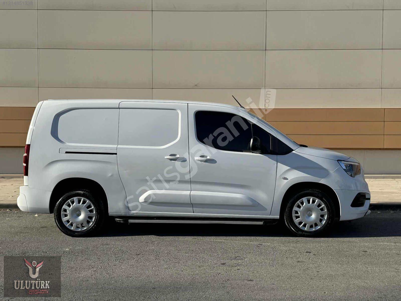 ULUTÜRK MOTORLU ARAÇLAR'DAN 2023 OPEL CARGO 1.5 ELEGANCE XL