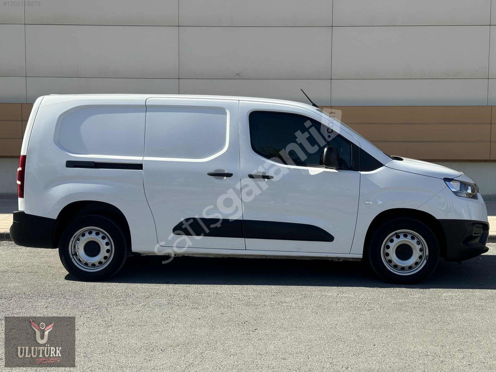 ULUTÜRK MOTORLU ARAÇLAR'DAN 2022 TOYOTA PROA CİTY DREAM 2+1