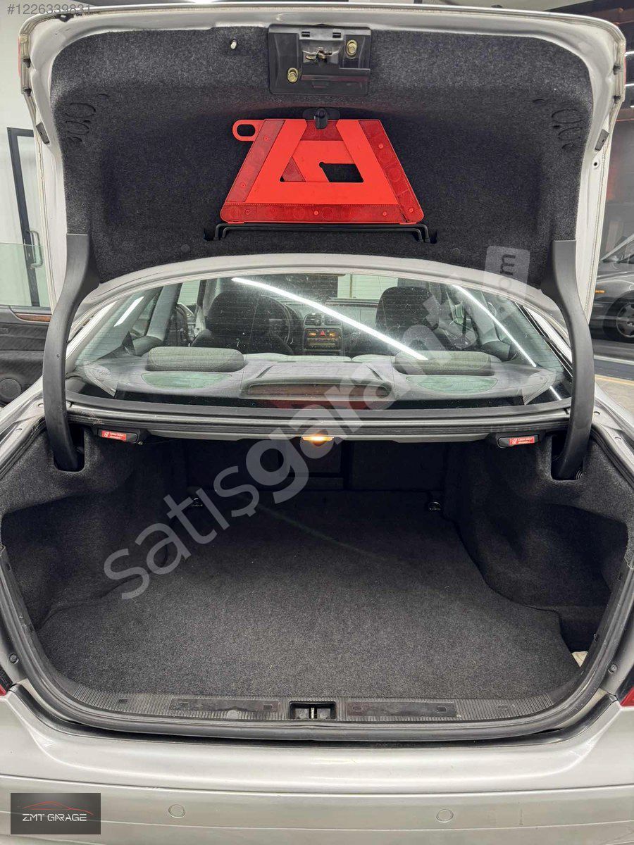 ZMT GARAGE DEN CLK200