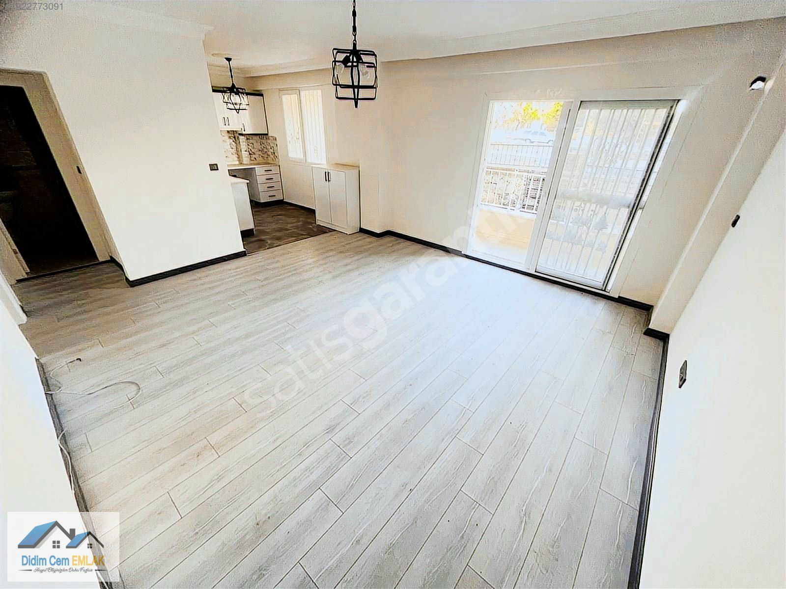 MAHİR ÖZGÜR DAMAR YANINDA PARKCEPHELİ SATILIK BAHÇELİ 2+1 DAİRE
