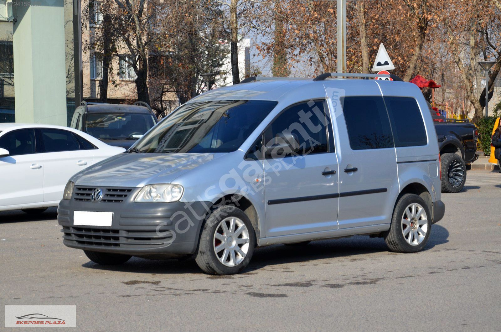 EKSPRES PLAZA'DAN 2010 VW CADDY 1.9 TDI KOMBİ