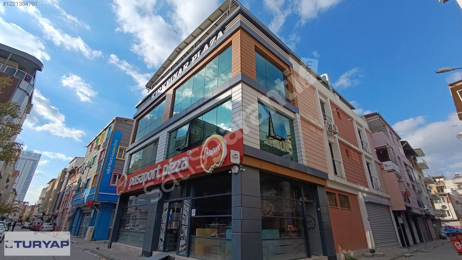 Bayraklının En Merkezi Yerinde Komple Satılık Bina