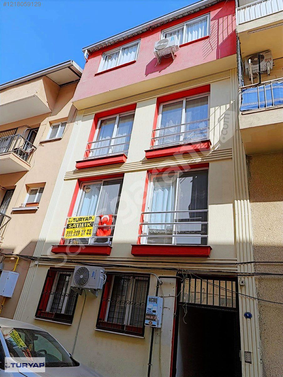 Bornova Küçükpark civarı 4 Daireli Komple Bina