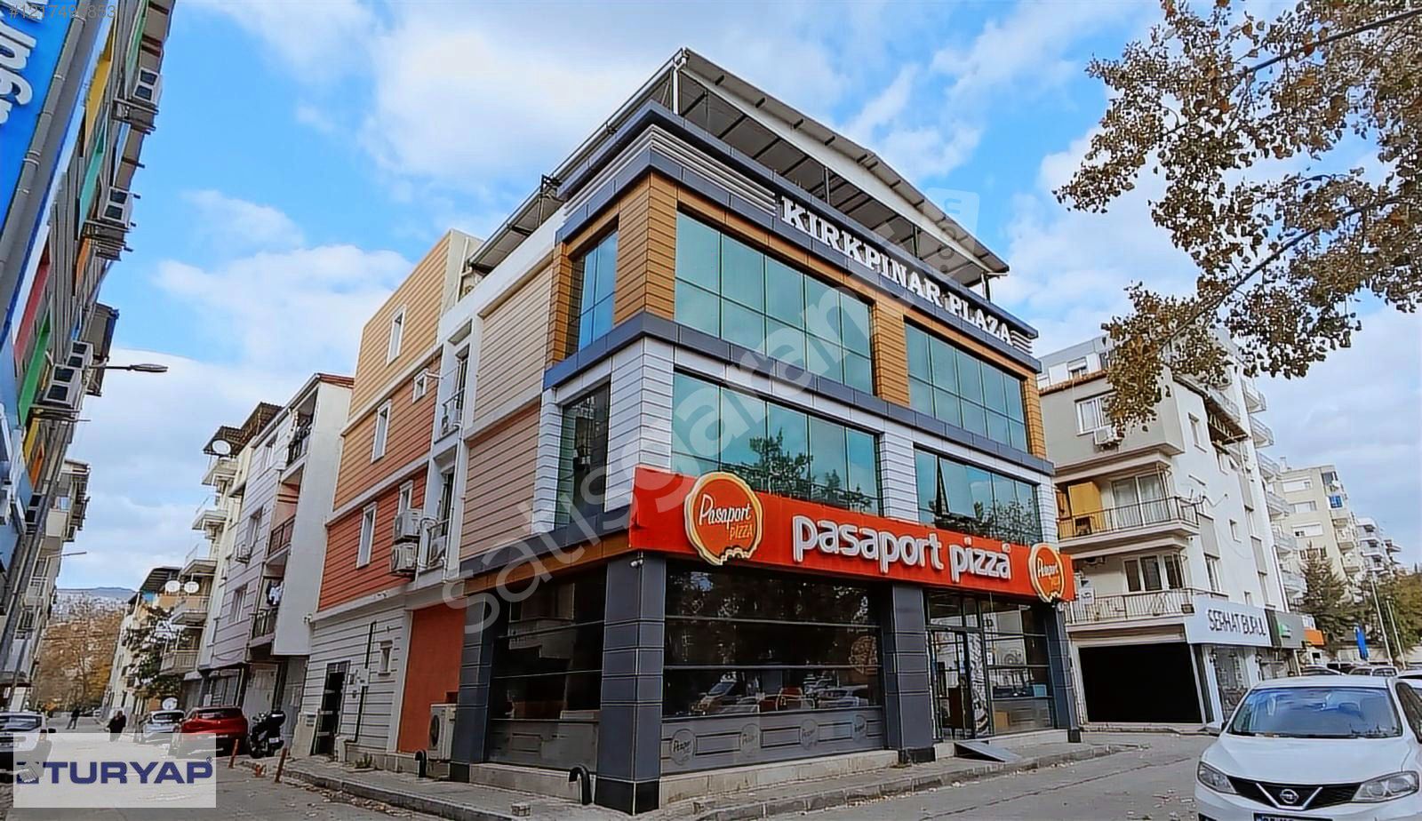 Bayraklının En Merkezi Yerinde Komple Satılık Bina