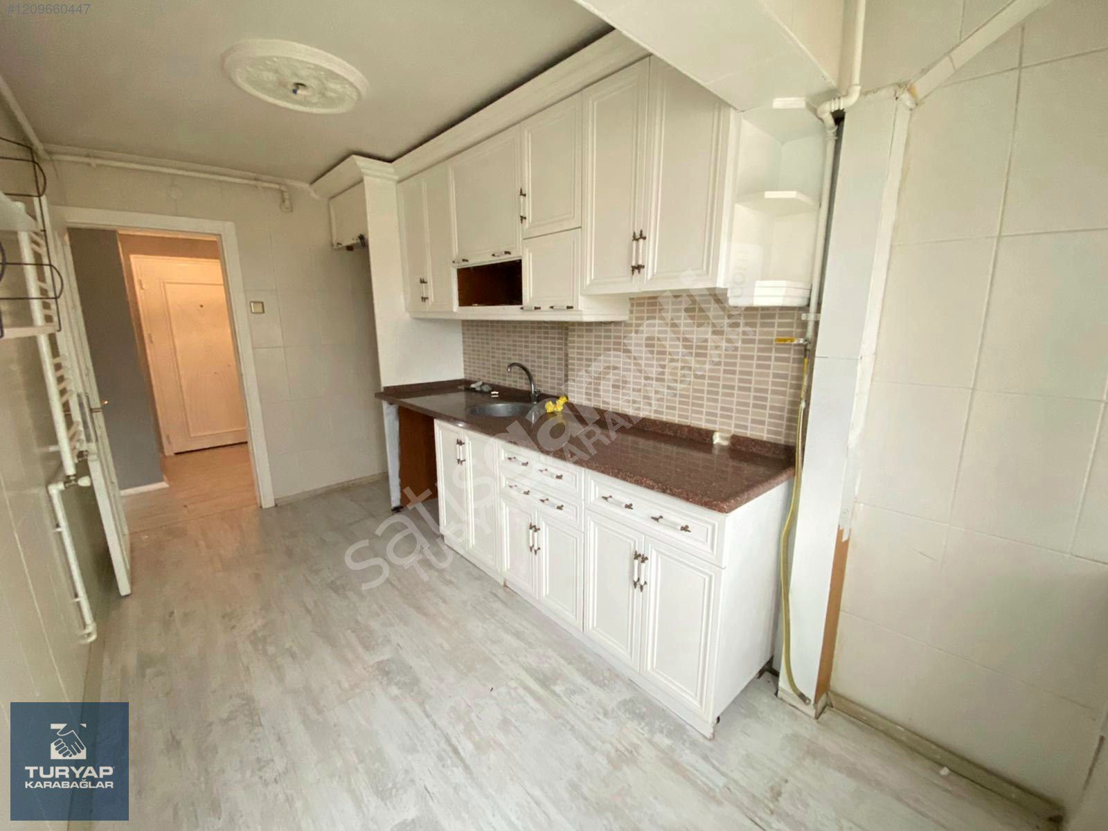 YEŞİLYURT DEVLET HASTANESİNE 5 DK MESAFEDE EMSALSİZ 3+1 DAİRE