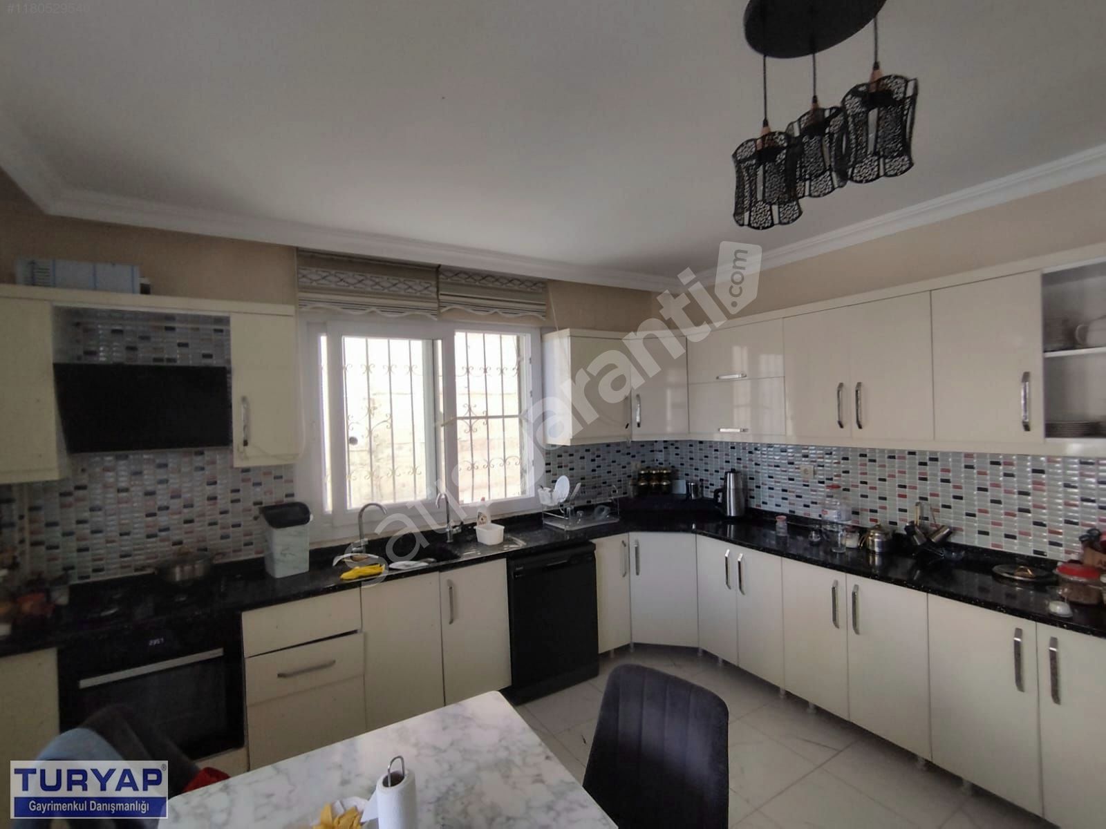 YAMAN OTELİN ÜST TARAFLARINDA SATILIK ZEMİN KAT DAİRE