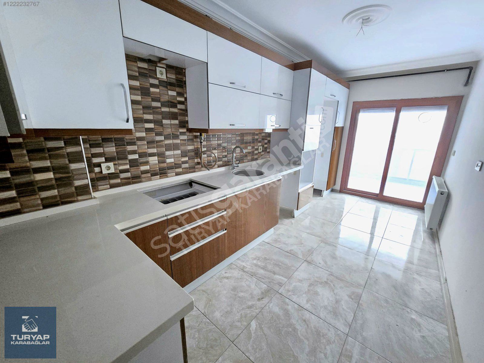 TURYAP'TAN ÜZÜMCÜ OKULU ORDU CADDE YAKINI 3+1 170 m² SATILIK