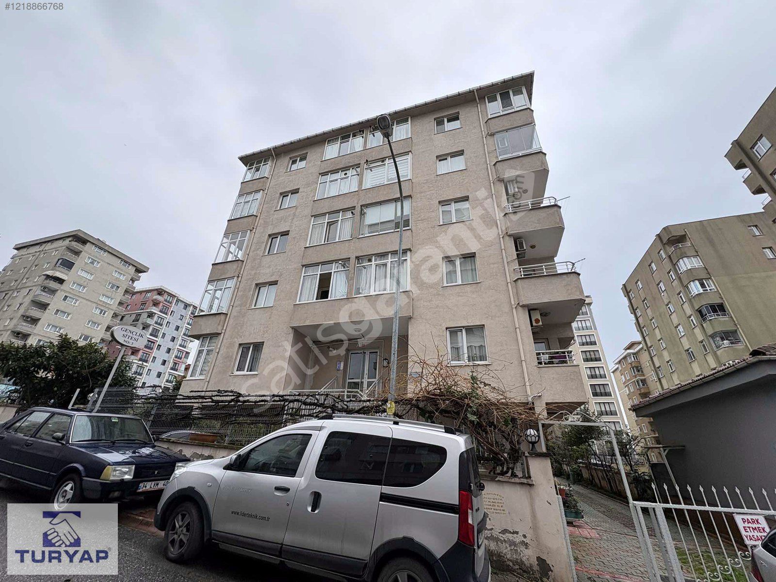 GENÇLİK SİTESİNDE ,ASANSÖRLÜ,KOMBİLİ 120m2 3+1 ARA KAT