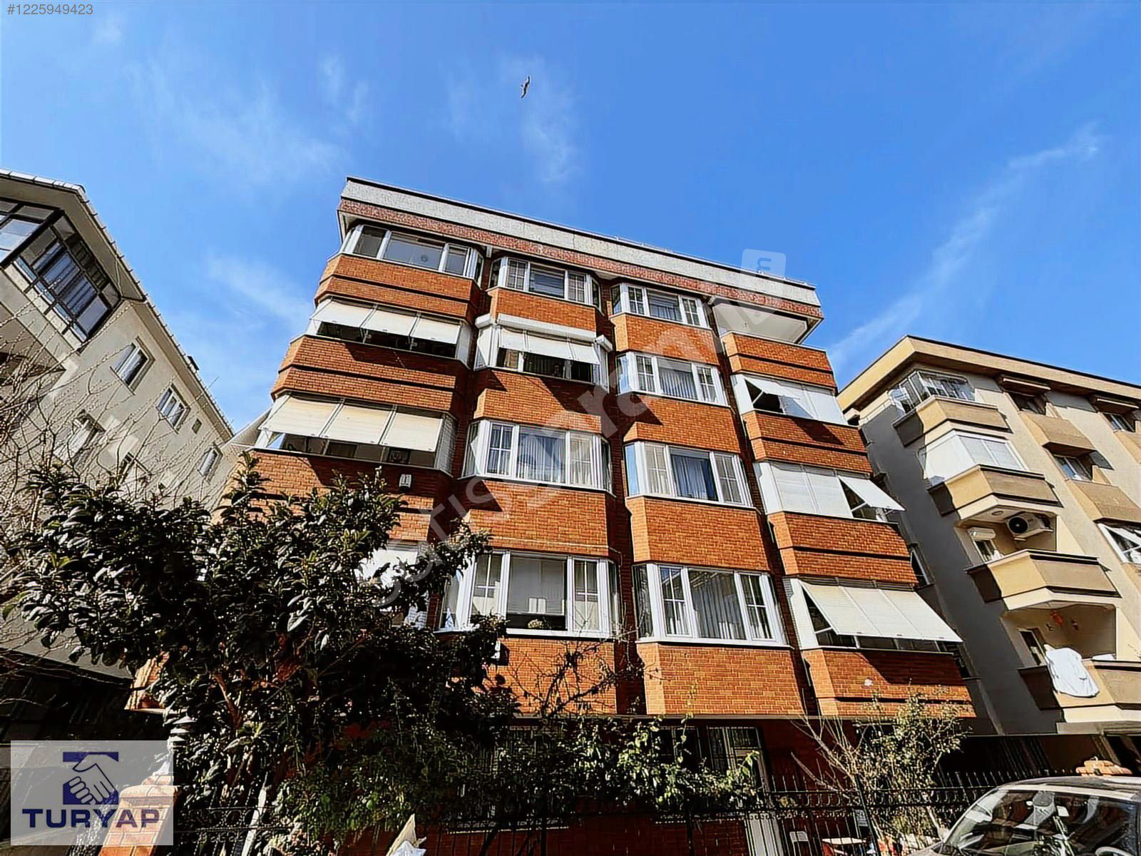 ACIBADEM ŞEHİTFETHİ SOKAK'TA 3+1 KULLANIŞLI DAİRE