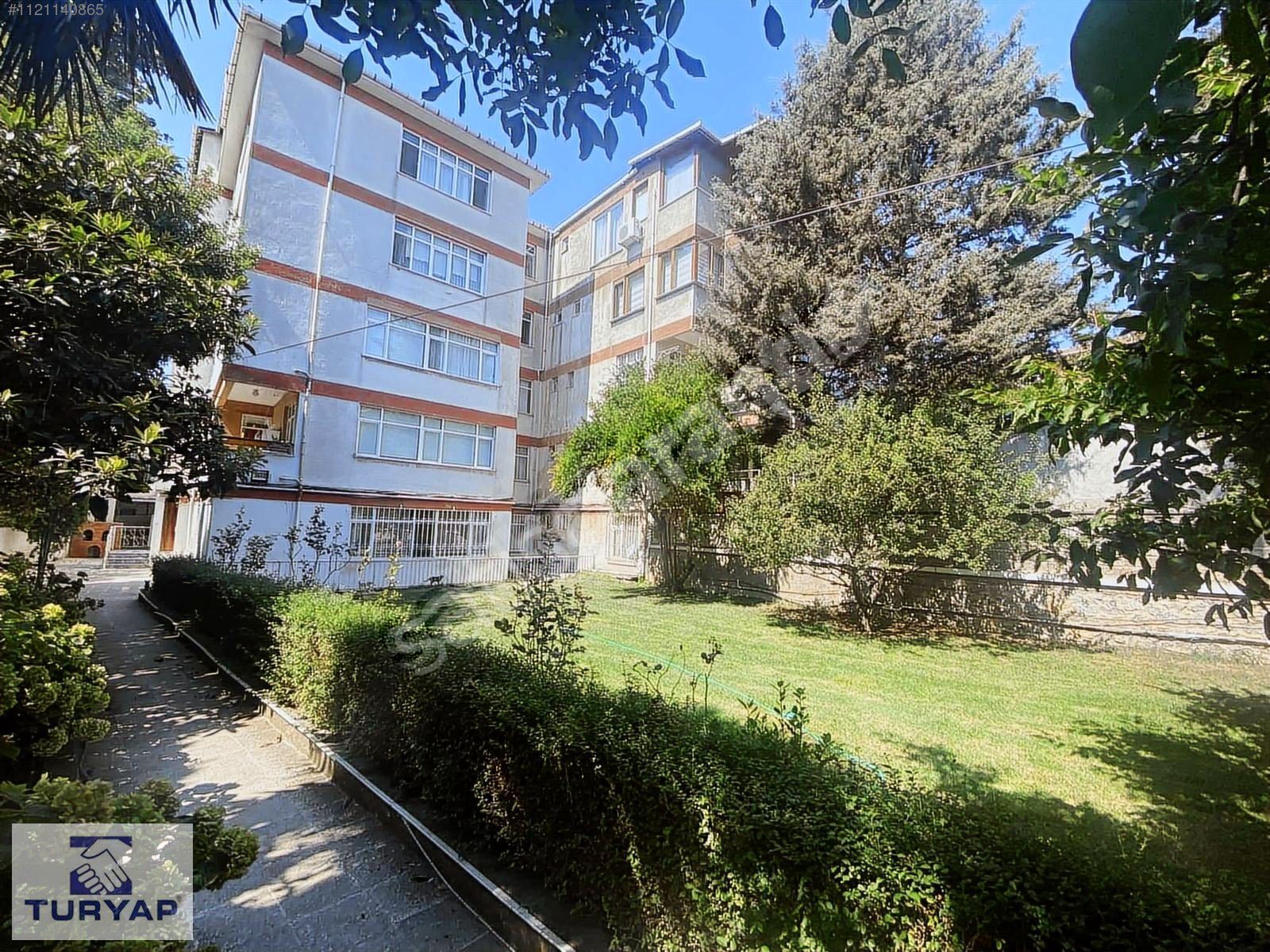 ÇAMLICA'DA EN MERKEZİ KONUMUNDA;İÇERİSİNDE BİNASI OLAN, 2.118m2
