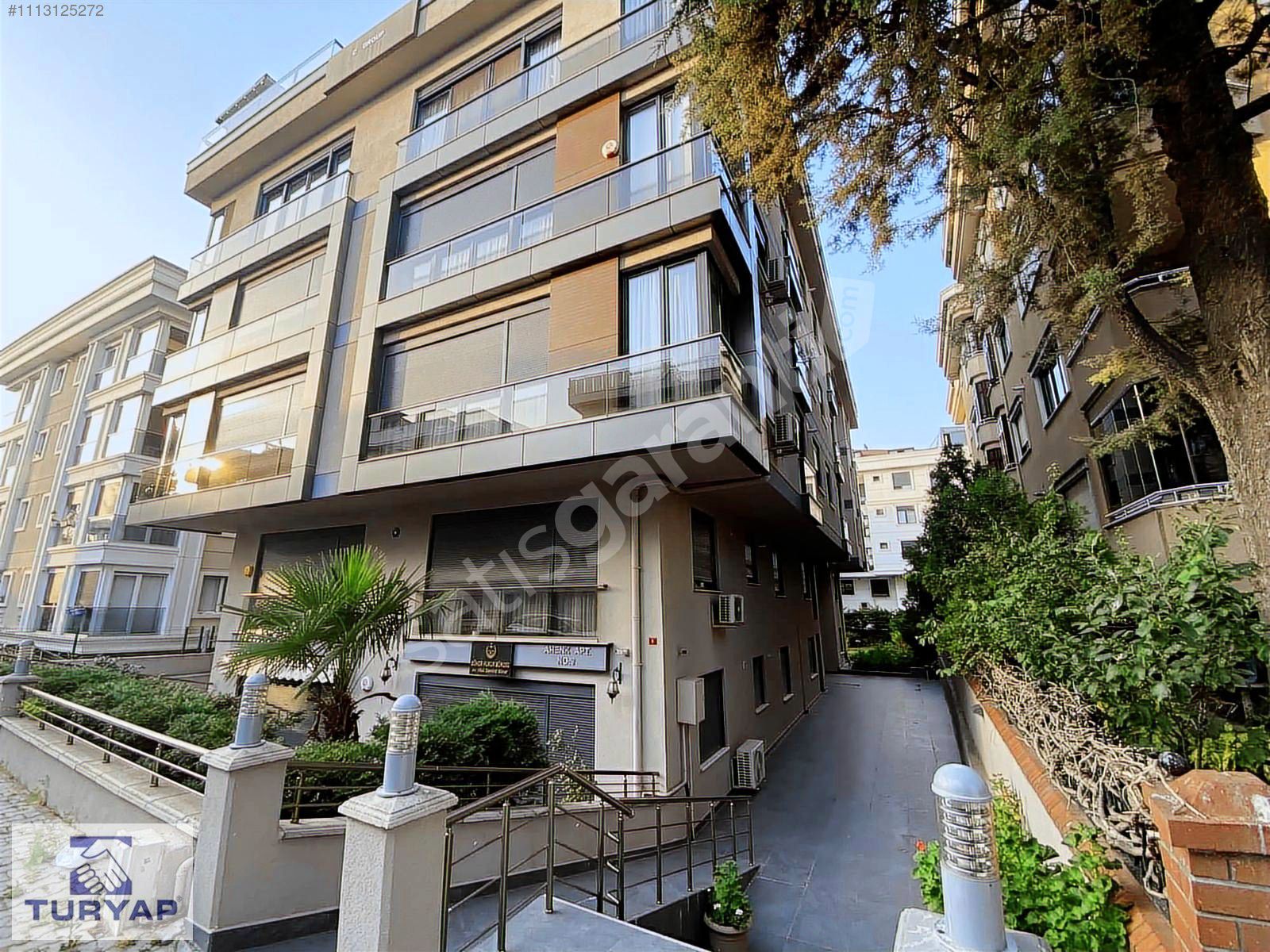 ANA CADDEYE YAKIN,ARA KAT,GAYET GENİŞ,KULLANIŞLI,3.5+1,MÜKEMMEL