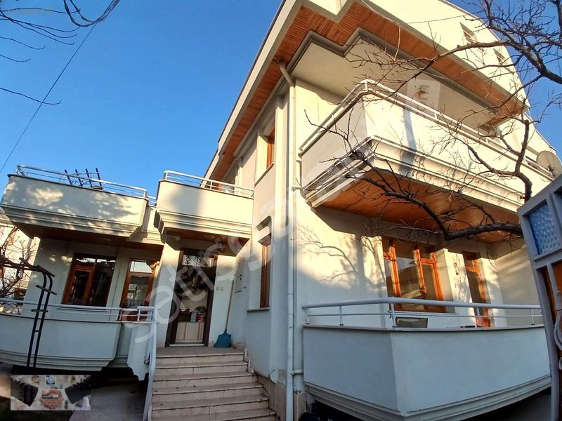 TURYAP'TAN ERENKÖY CADDESİ ÜZERİNDE SATILIK VİLLA