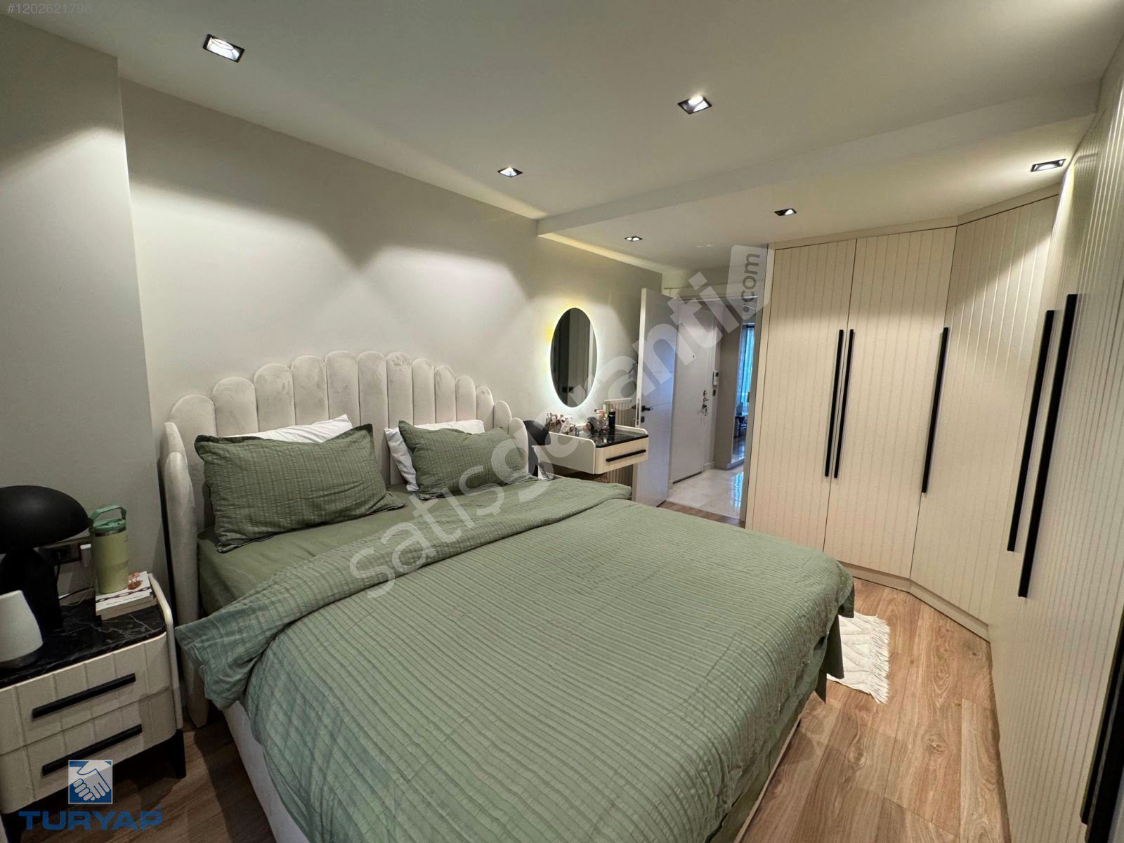 YEŞİLKÖYDE KEYİFLİ TERS DUPLEX BAHÇE KATI 2+1 SATILIK