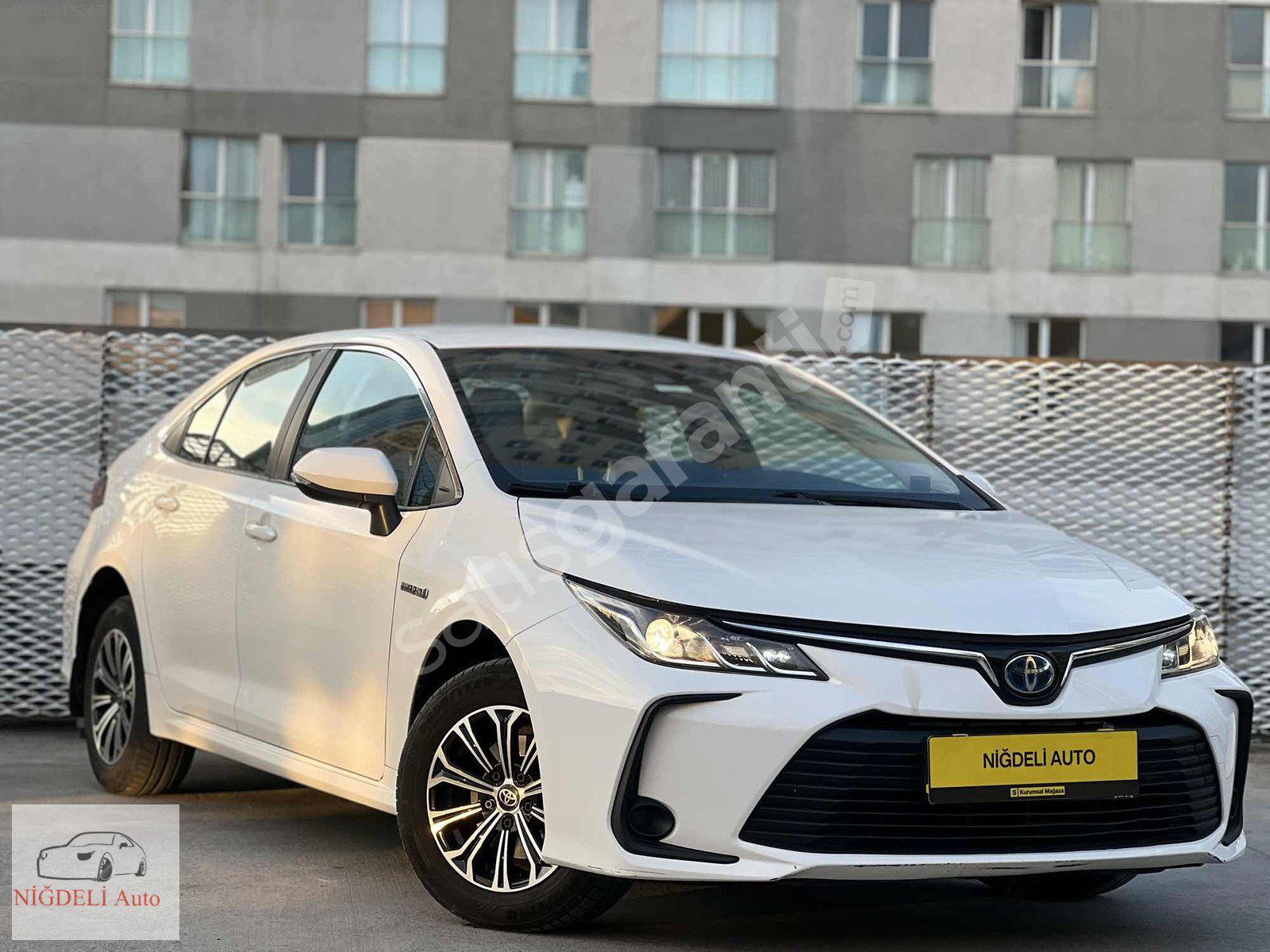 2020/COROLLA HYBRİD/SERVİS BAKIMLI/EMSALSİZ TEMİZLİKTE FULL