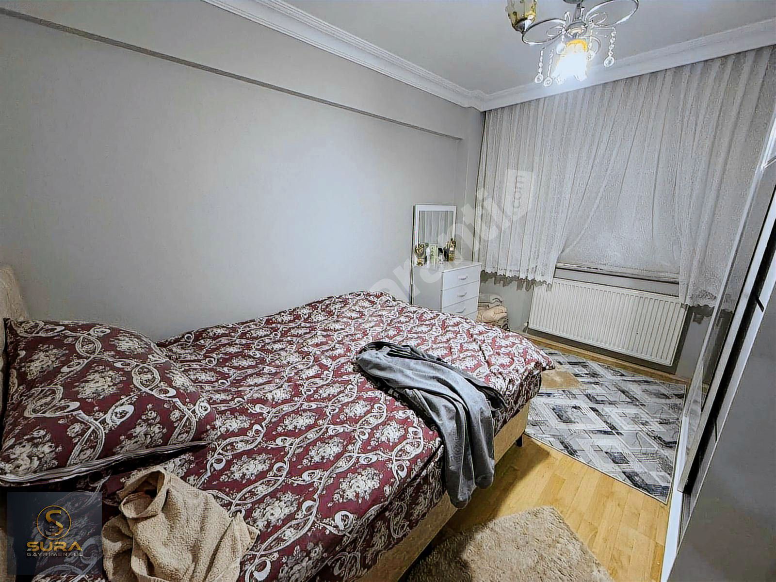 HALKALI ZEYNEBİYE CADDESİNDE SATILIK 1+1 YÜKSEKGİRİŞ DİRE