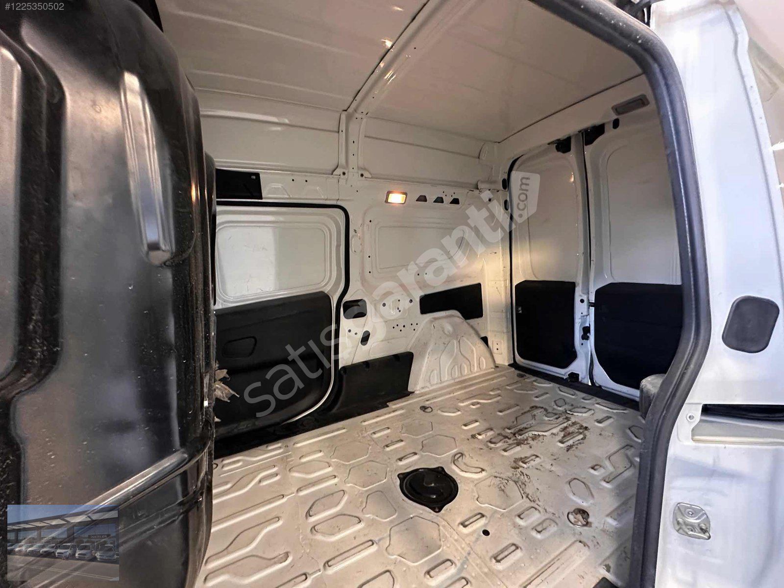 KARTLARA 12 TAKSİT YÜKSEK TAVAN UZUNŞASE ÇİFT SÜRGÜ 1.6 XL 28'KM