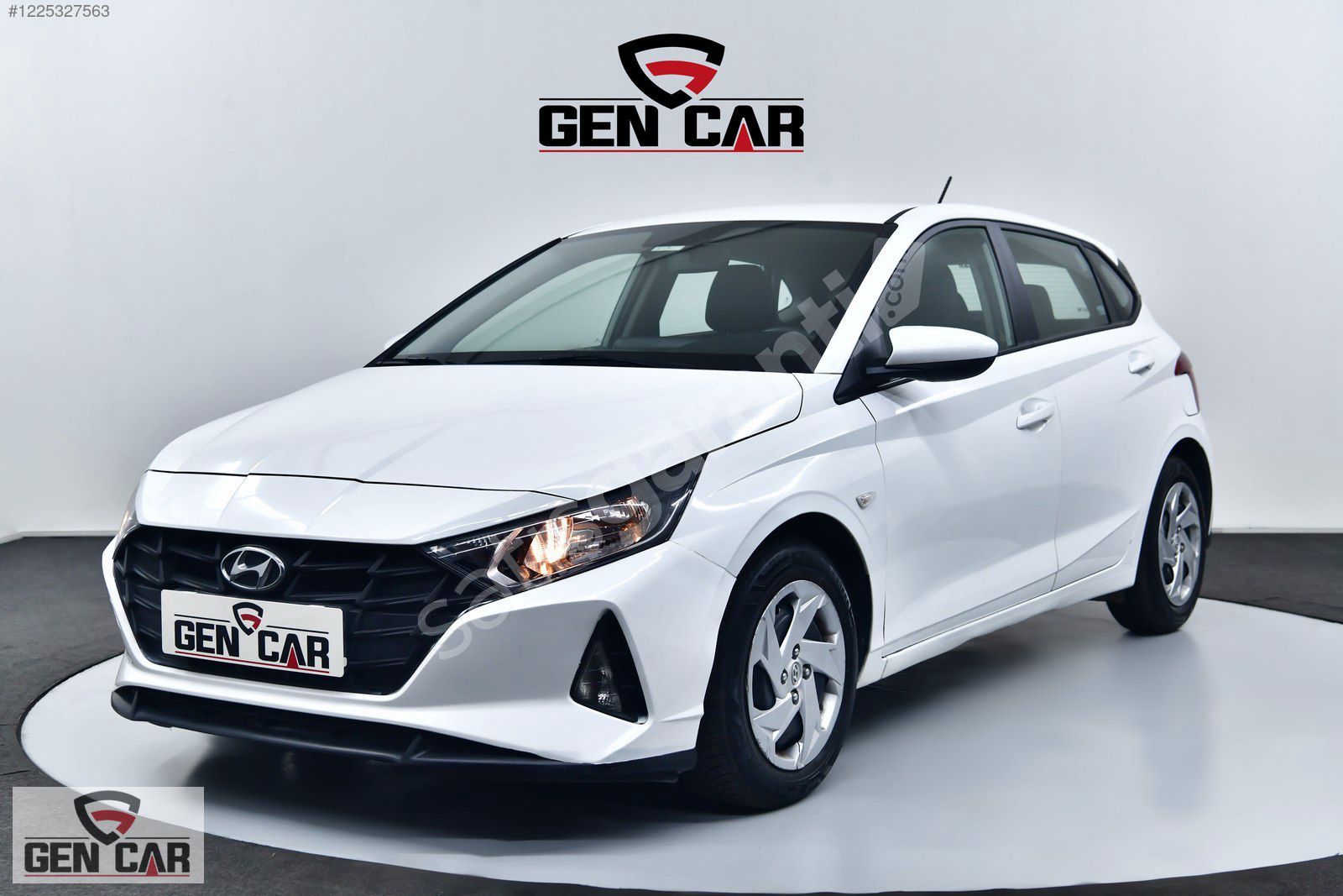 250 BİN PEŞİNATLA 2023 MODEL 43.000 KM OTOMATİK İ20 TRAMERSİZ