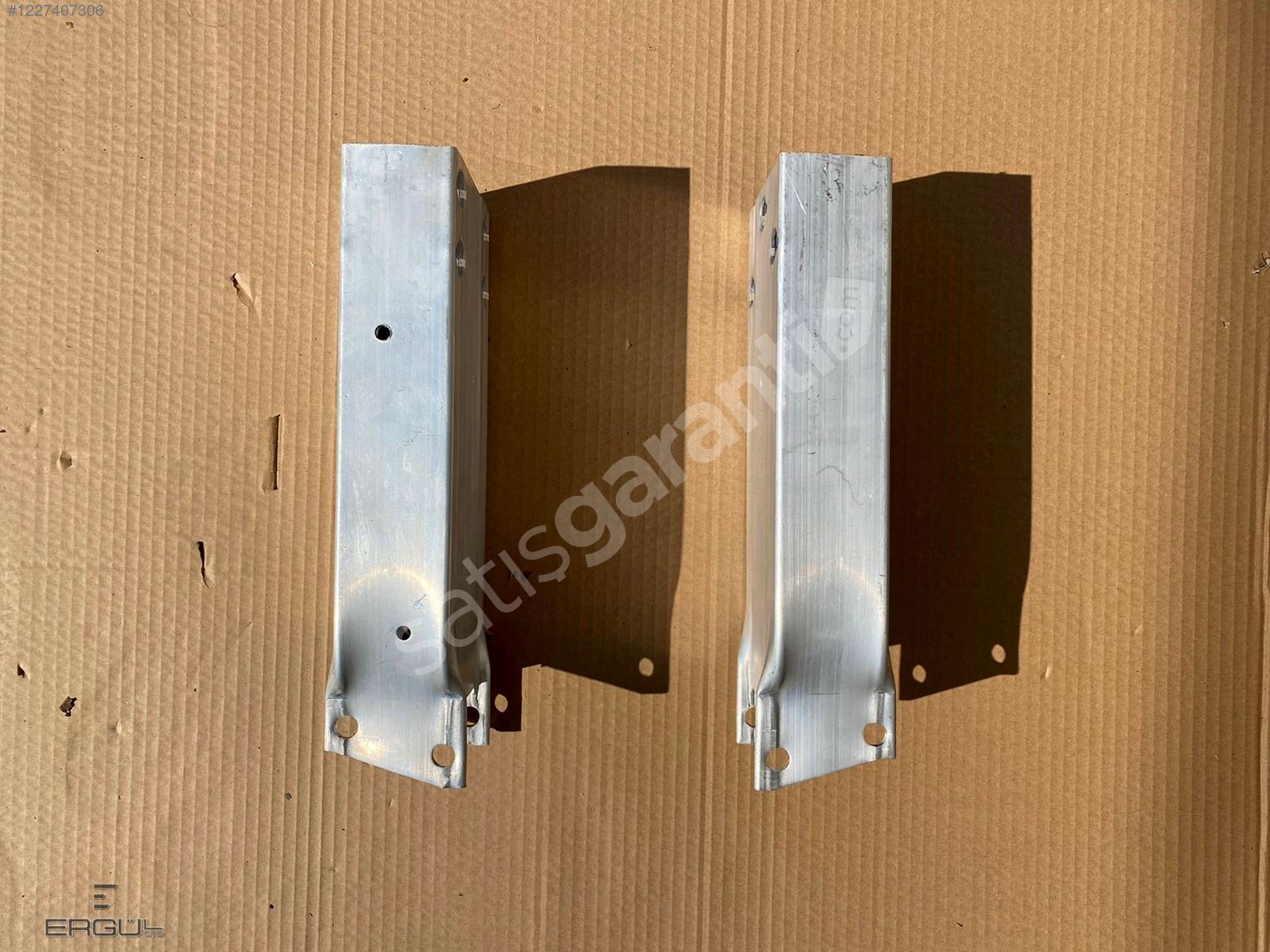 ERGÜL OTO- MERCEDES W213 E SERİSİ TAMPON DEMİR BABALARI TAKIM SI