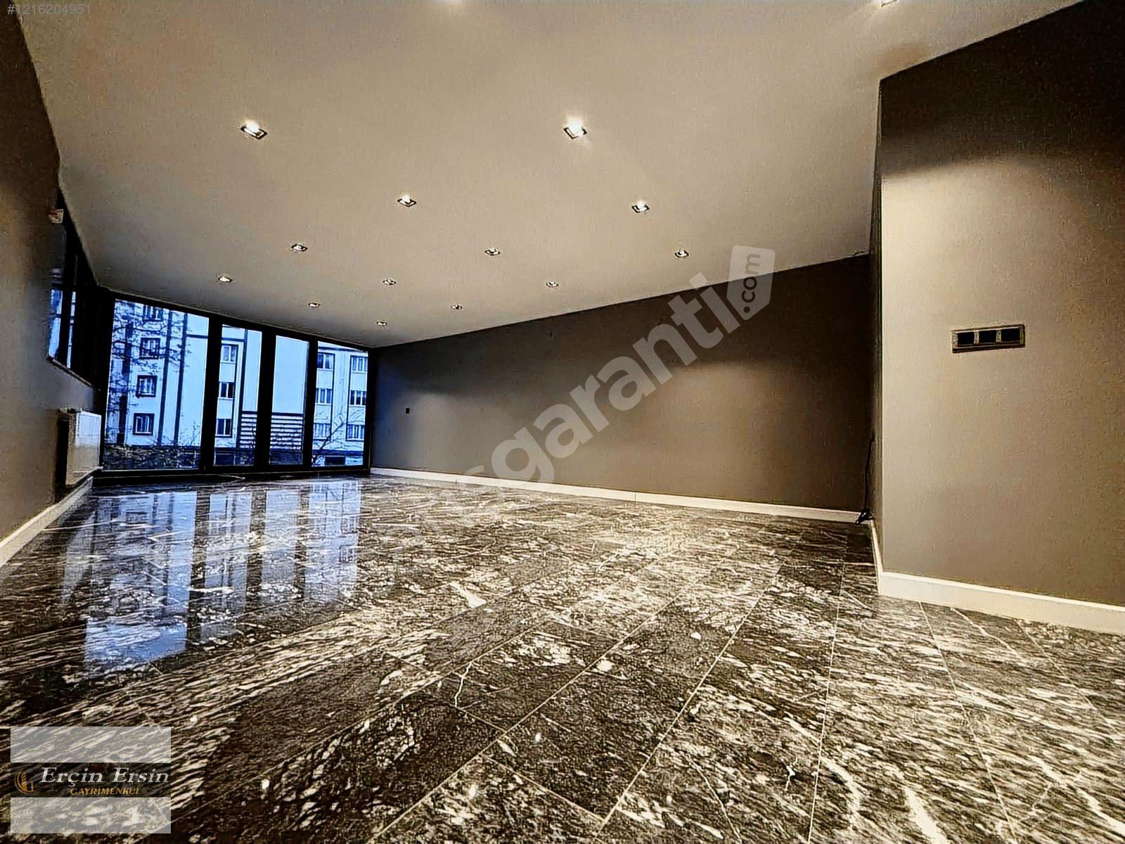 SANTRAL MEYDANDA ÖNÜ AÇIK 250 M2 4+1 CADDE CEPHELİ KİRALIK OFİS