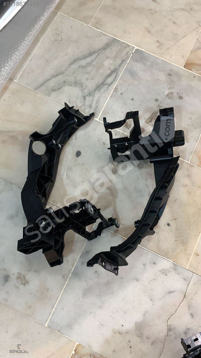 ERGÜL OTO-AUDİ A5 FAR ALT YUVASI SIFIR