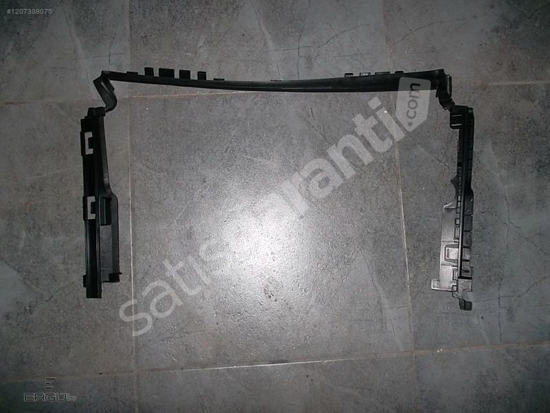 MERCEDES-BENZ W205 RADYATÖR BAKALİT ÜST 2055050030