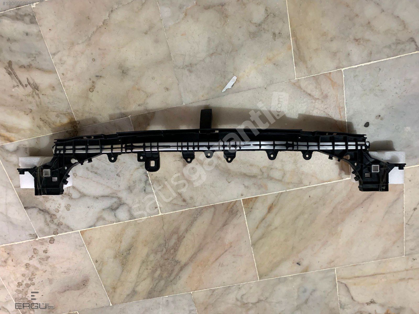 ERGÜL OTO- MERCEDES W205 C SERİSİ DESTEK PANEL SIFIR