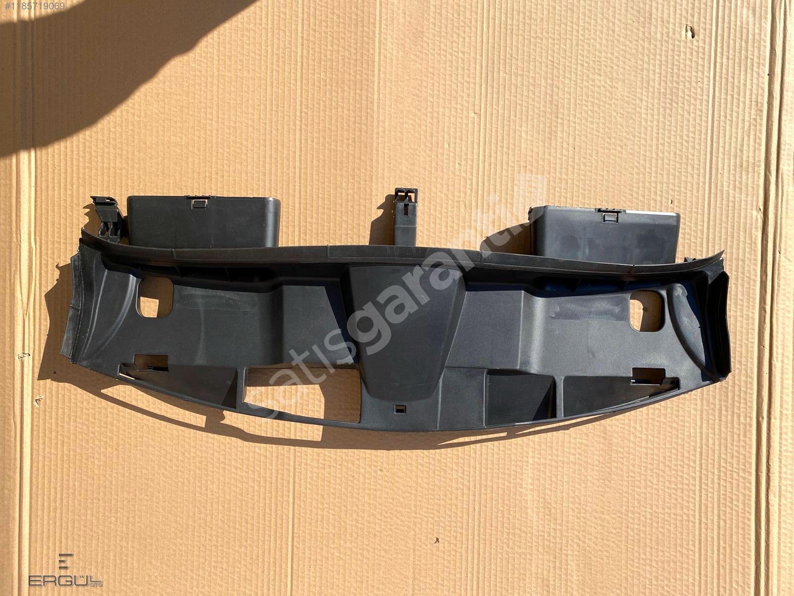 ERGÜL OTO- MERCEDES W212 E SERİSİ HAVA KANALI SIFIR