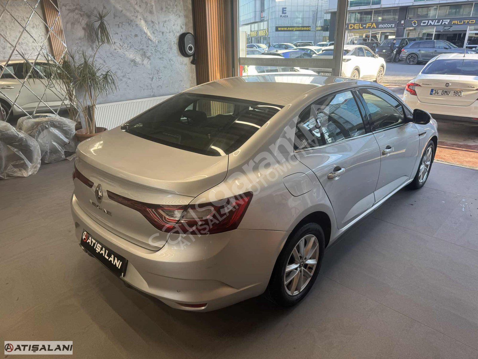 ATIŞALANI OTOMOTİV'DEN DEĞİŞENSİZ BLU DCİ TOUCH MEGANE