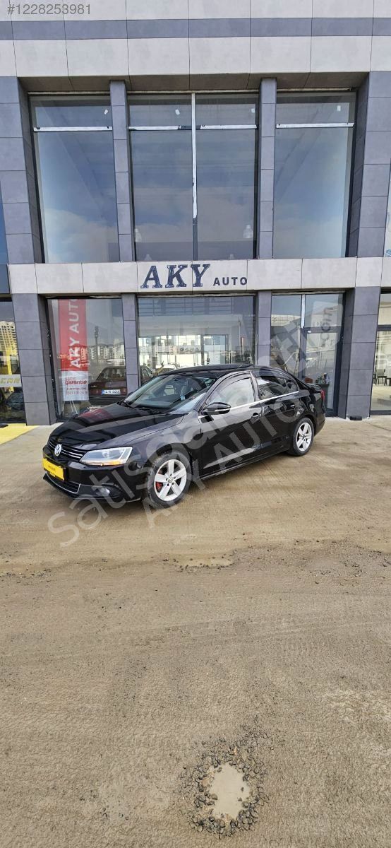 AKY AUTO'DAN JETTA 1.2 TSİ 147.000 KM YENİ KASA TEMIZ AİLE ARACI