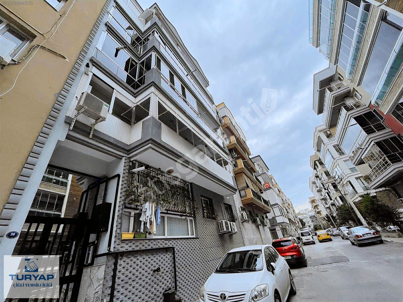 Karşıyaka Yalı Mahallesinde Satılık 3+1 Daire
