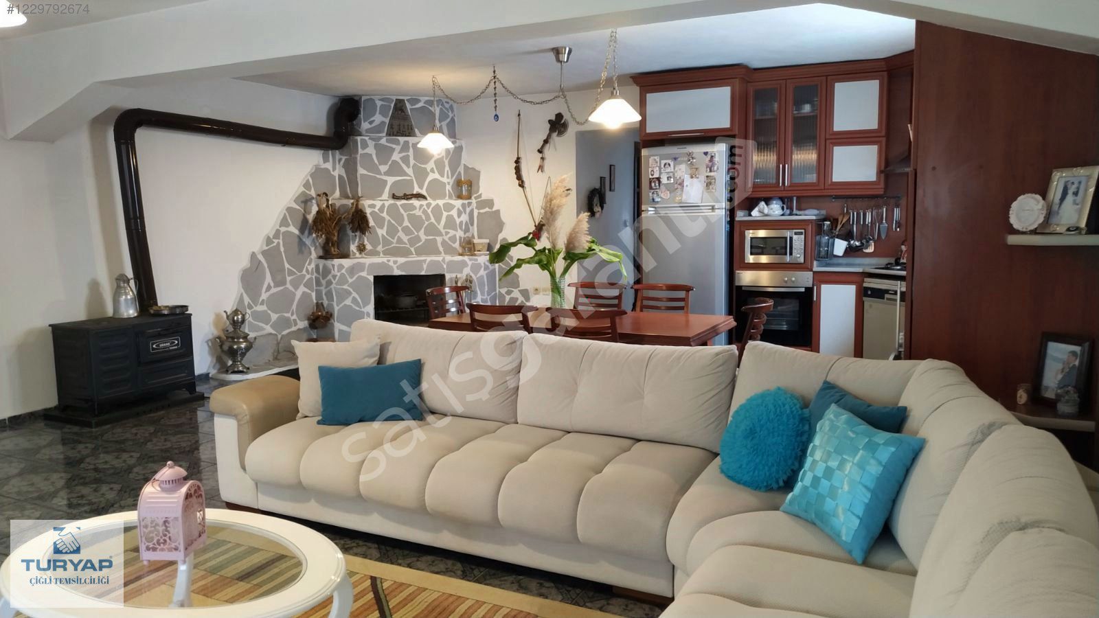 Dikili Bademli Mahallesi'nde Satılık 3+1 Müstakil Villa