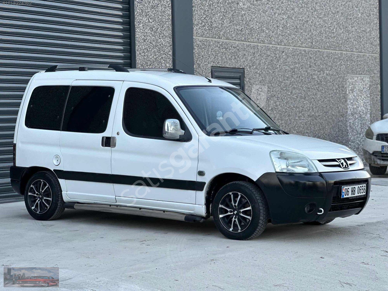 ÇAKIR OTOMOTİV'DEN DEĞİŞENSIZ 2 PARÇA BOYALI 2005 MODEL PARTNER