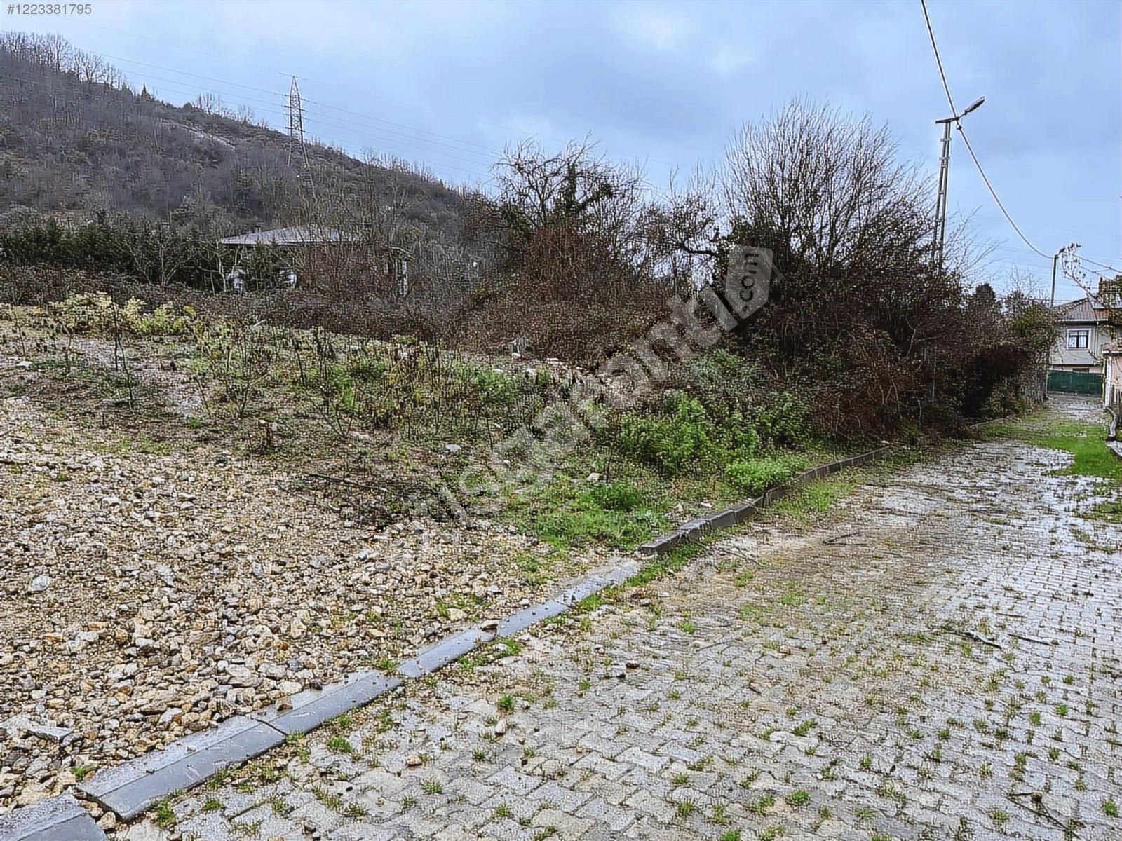 Şile İsaköy'de Köyiçi % 35 İmarlı 400 m2 Net Arsa