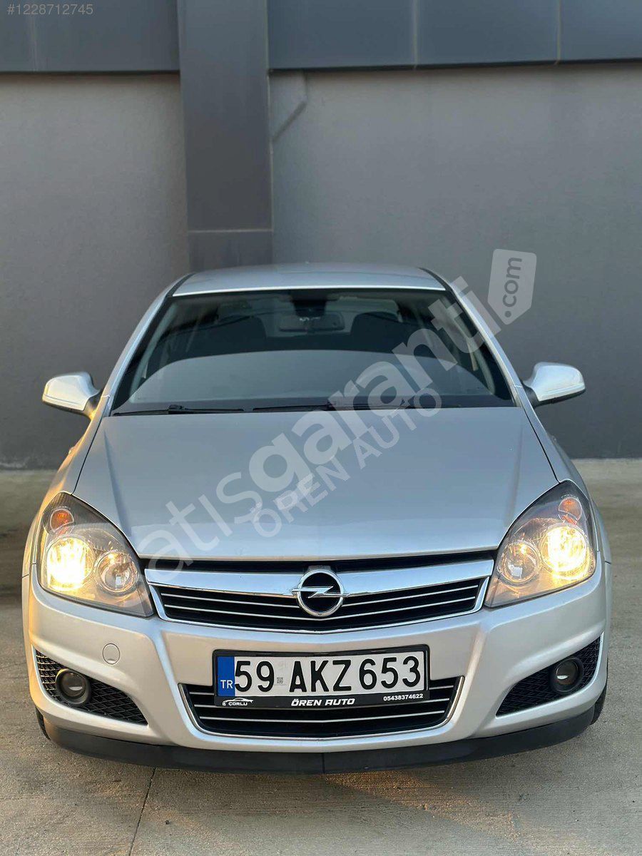 ÖREN AUTODAN TEMİZ 2012 OPEL ASTRA