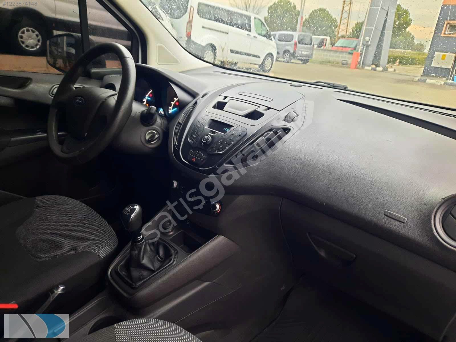 2021 Ford Courier /// Panelvan /// 90.000 km /// Klimalı