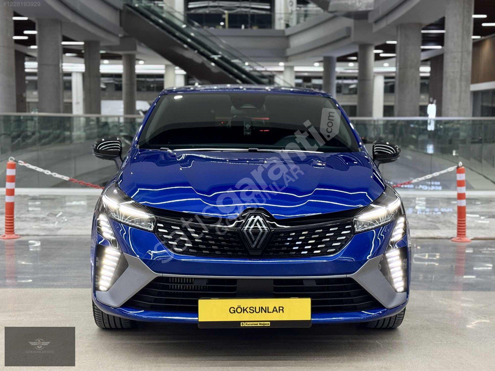 2023 CLİO 1.0 TCE TECHNO ESPRIT ALPINE SIFIR AYARINDA HATASIZ