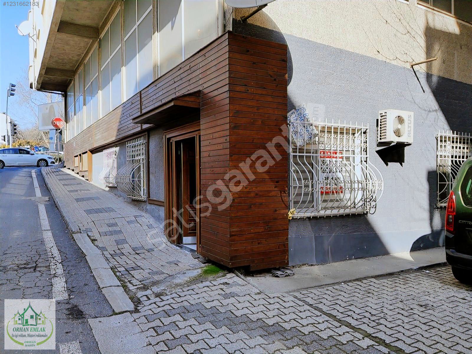 LİBADİYE CAD DSİ KARŞISI HONDA NIN ALTI 3+1ODA 120 M2 DAİRE