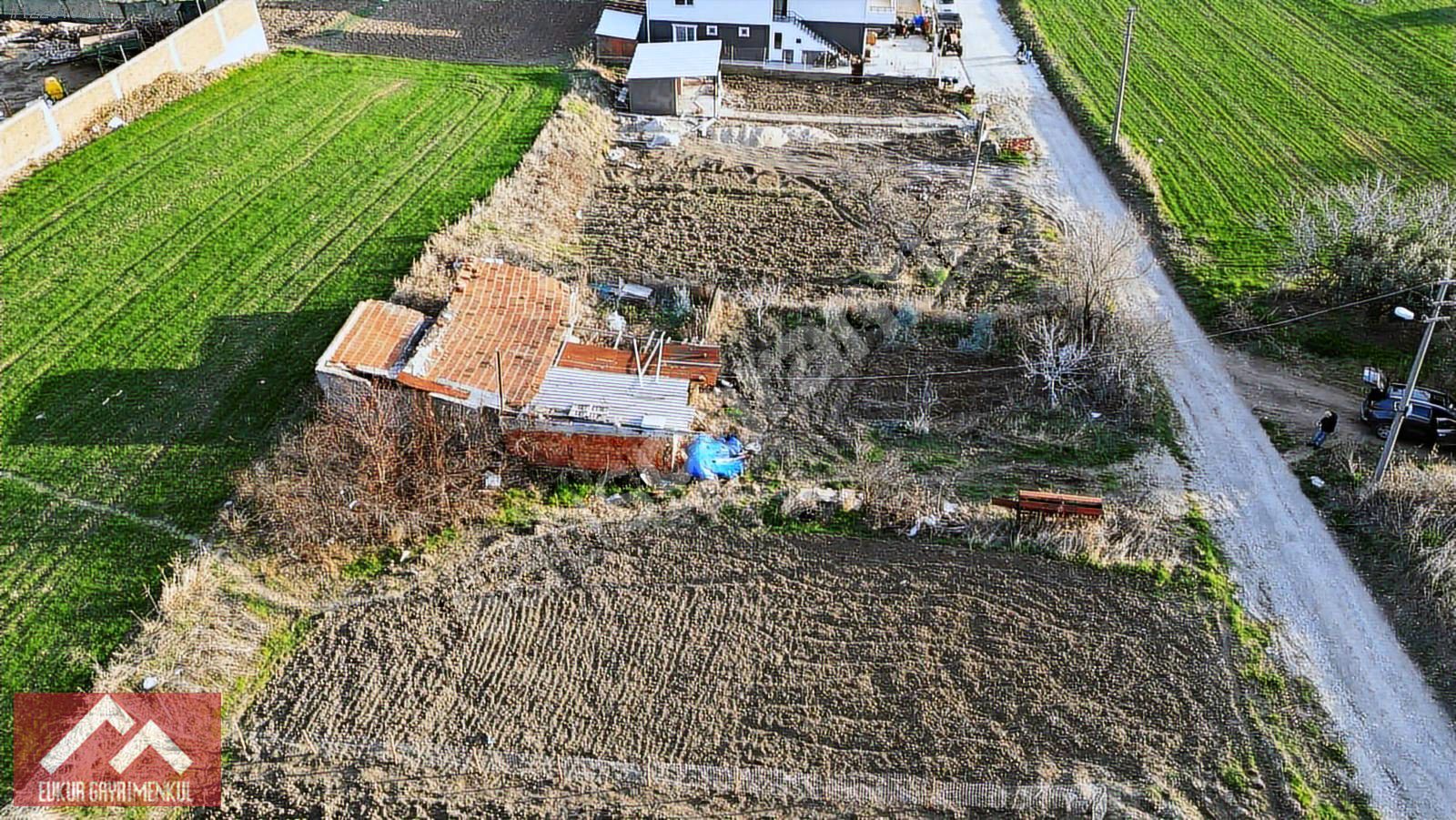 MERKEZDE DENİZ MANZARALI İMARLI 290 m2 ARSA