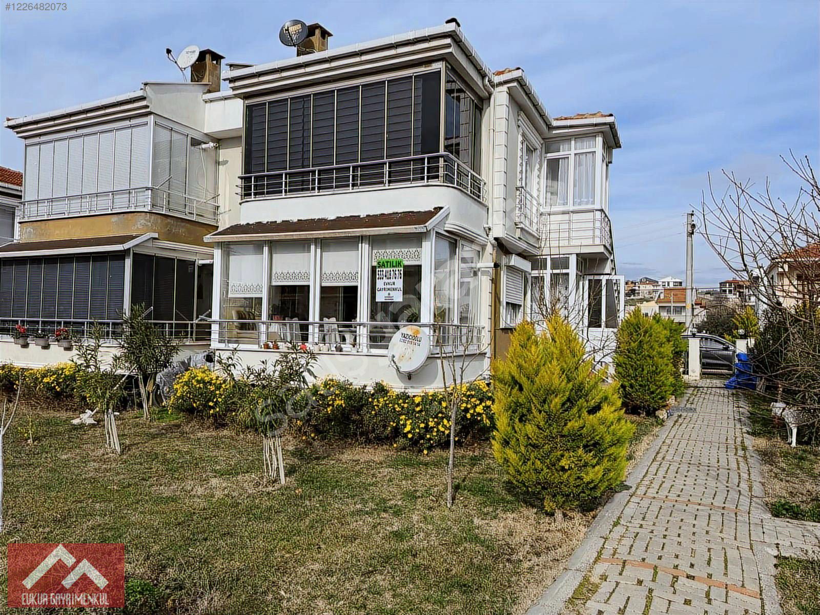 KOVALIK ZEYTİN EVLERİNDE DOĞALGAZLI BAHÇELİ GİRİŞ DAİRE