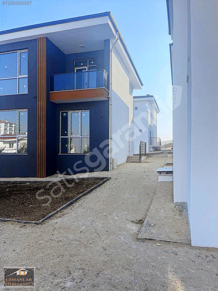 UZMANLAR GAYRİMENKULDEN AYYILDIZ MAHALLESİNDE SATILIK VİLLA