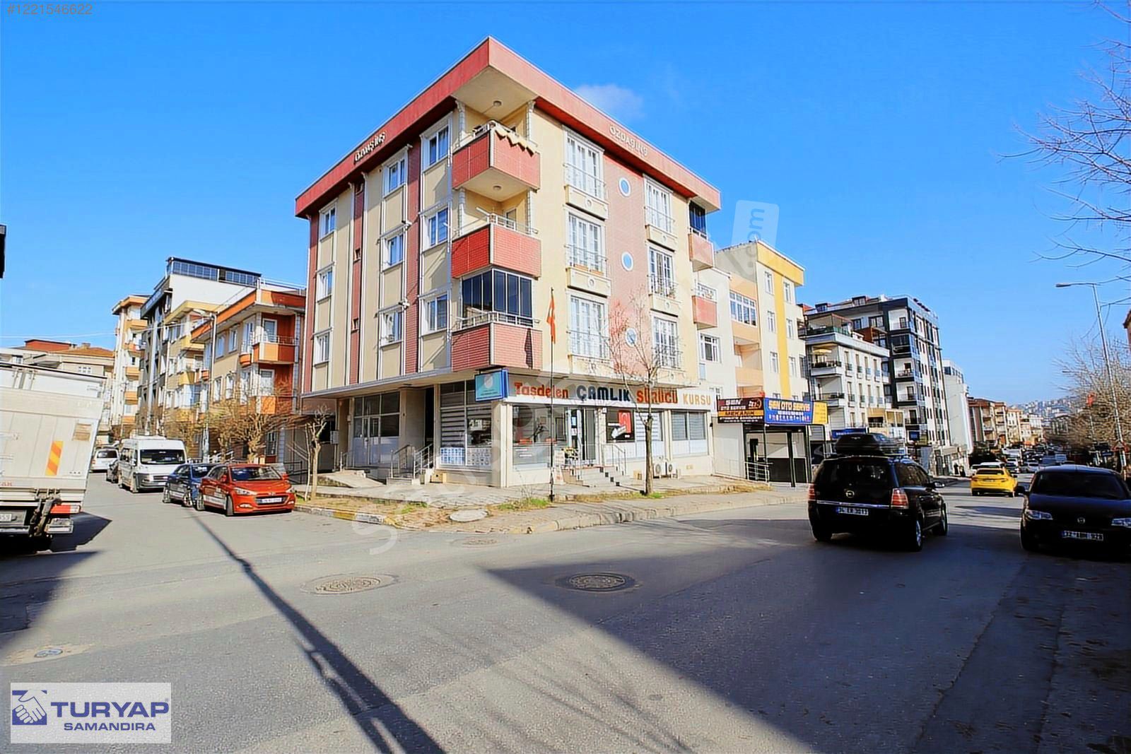 ÇEKMEKÖY ANA CADDE ÜZERİ KÖŞE BAŞI SATILIK DEPOLU 280M2 DÜKKAN
