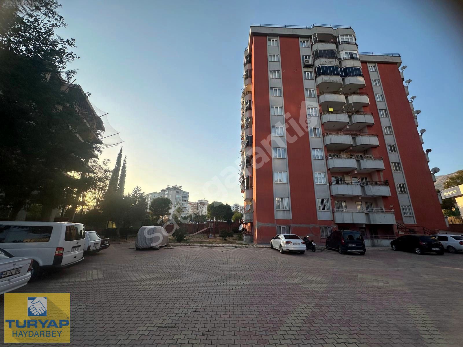 HAYDARBEY TURYAPTA İZZETBEGOVİÇ PARK YANI GENİŞ MASRAFSIZ 3+1