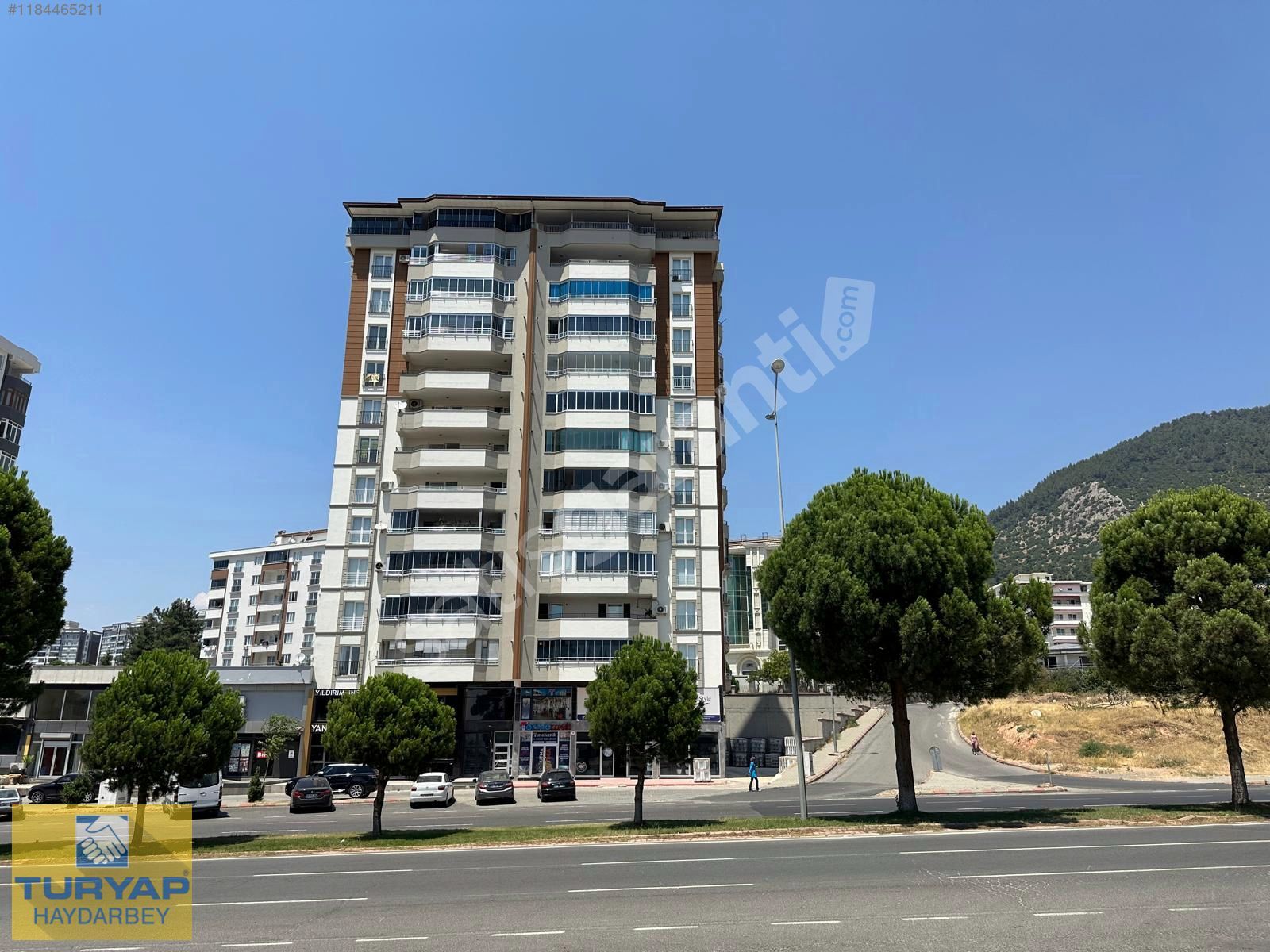 HAYDARBEY TURYAPTAN SULTAN SARAYINDA ANA CADDE ÜZERİ 5+1 DAİRE