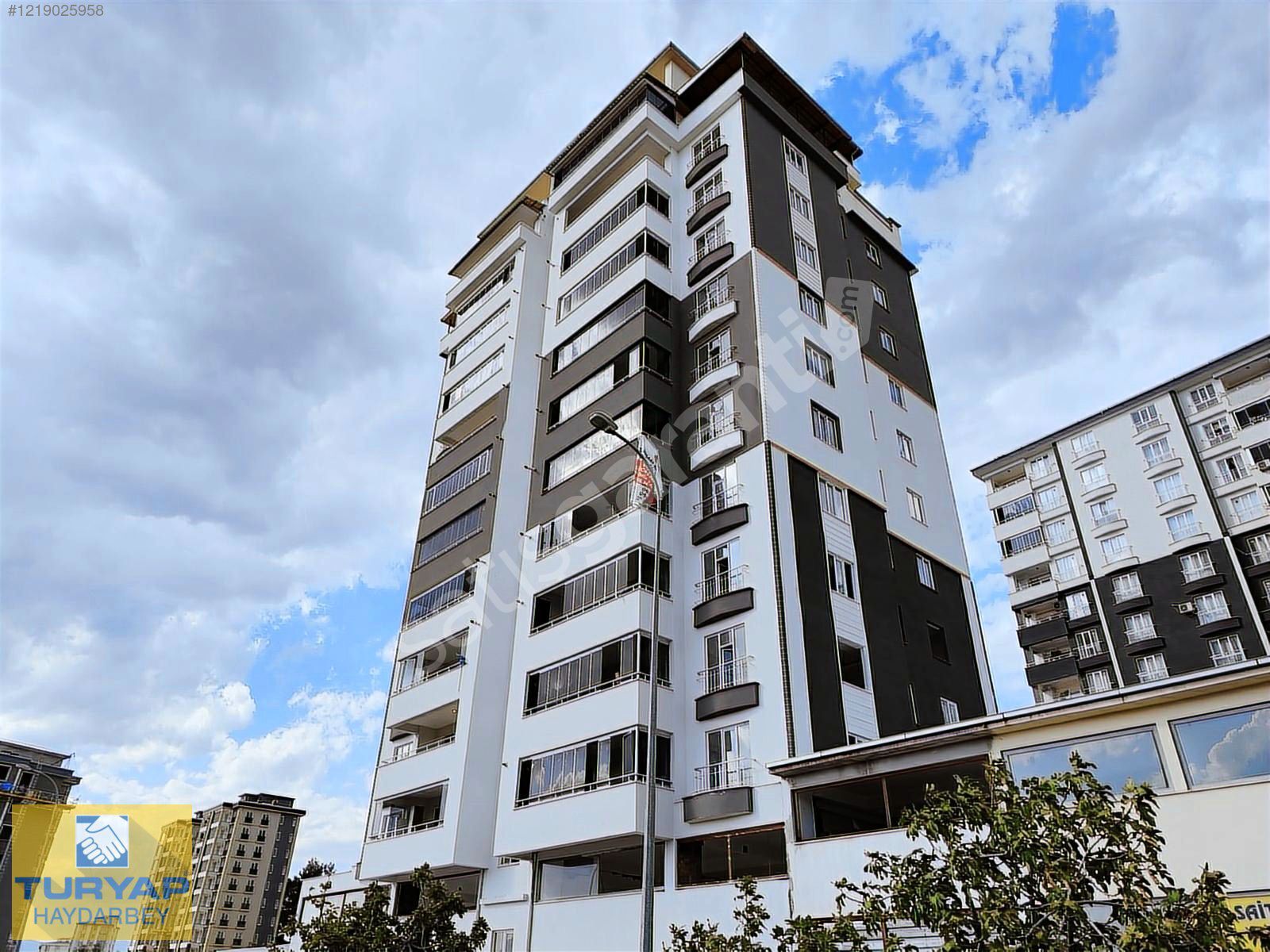HAYDARBEY TURYAPTA KANPÜSKENT-2 DE İÇİ YAPILI MANZARALI 4+1