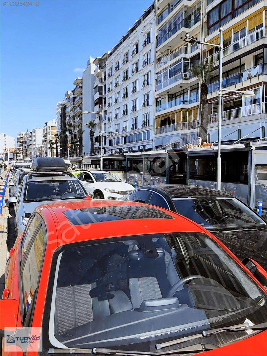 ALSANCAK KORDONDA BACALI İÇKİ RUHSATLI DÜKKAN